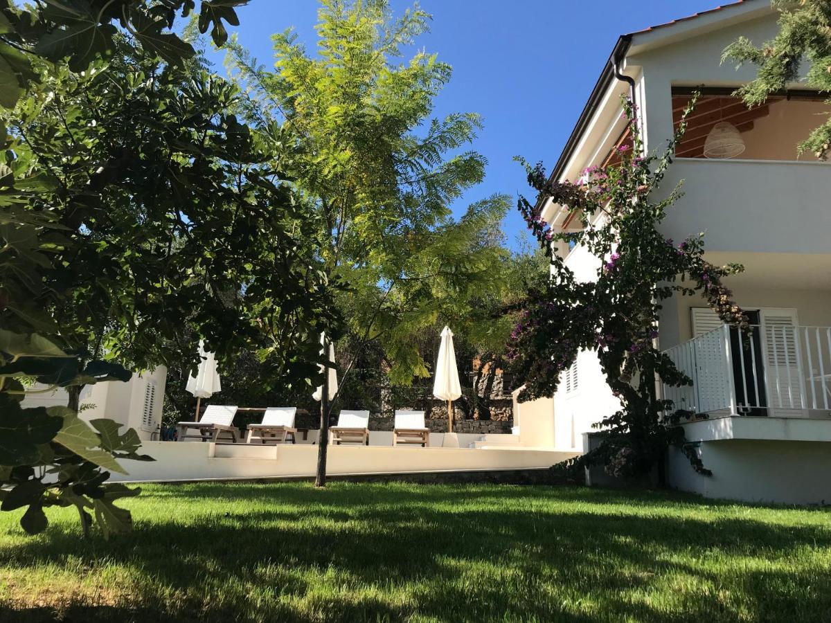 Luxury Family Beach Front Villa - Sunday Beach House Slatine Ngoại thất bức ảnh